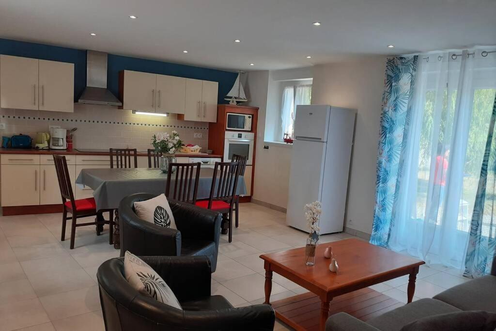 Appartement 4 Pers Dans Longere A 800M De La Plage Plouhinec  Exterior foto